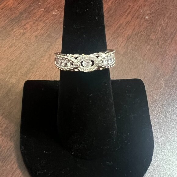 Silver Size 6 Ring - Picture 4 of 6